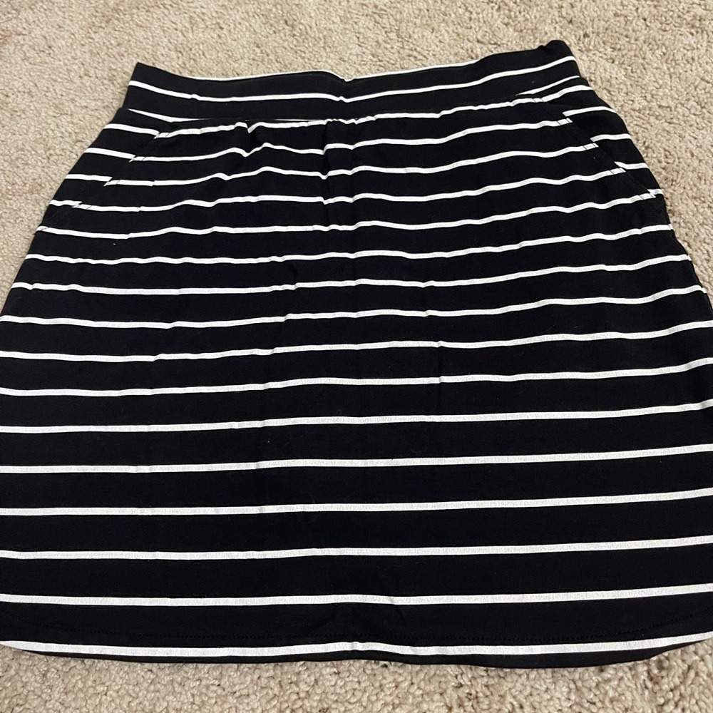 Black & white skort